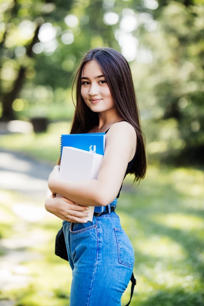 empowering students through scholarship access (2)